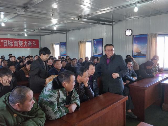 掘進(jìn)公司曹家灘項(xiàng)目部開展“百日安全”知識競賽活動(dòng)