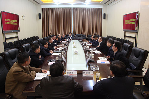 陜西龍門(mén)鋼鐵（集團(tuán)）有限責(zé)任公司一行蒞臨建設(shè)集團(tuán)交流座談并舉行簽約儀式