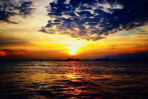 赤朱丹彤，落日飛霞