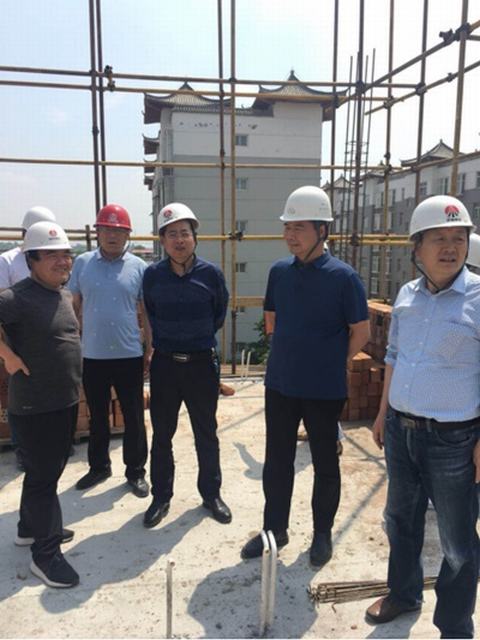 贠公法深入咸陽分公司、天工公司、路橋分公司、澄合分公司工地檢查指導(dǎo)安全工作
