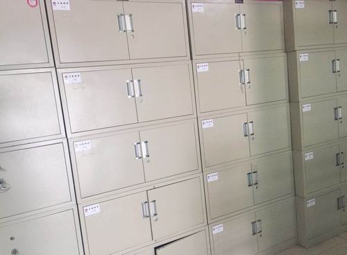 陜煤建設(shè)礦建二公司檔案柜子“穿新衣”