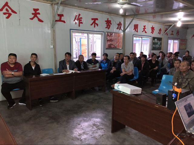 陜煤建設(shè)掘進(jìn)公司北翼項目部攜手檸條塔礦方對員工進(jìn)行安全警示教育