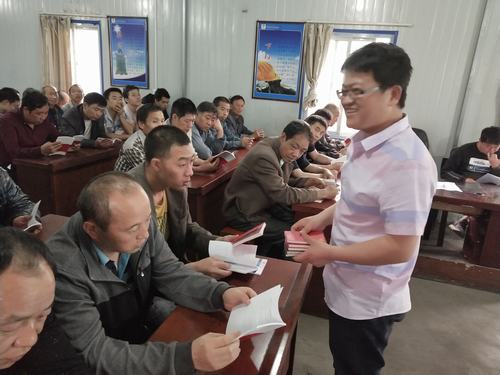 陜煤建設(shè)掘進(jìn)公司：與員工積極互動 咨詢?nèi)障踩苫?></div>
                                <div   id=