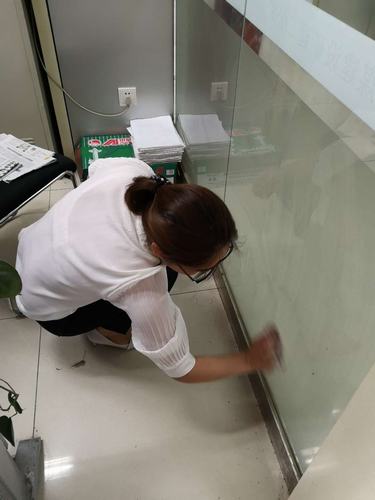 礦建二公司全員大掃除為“消防隱患”掃障礙