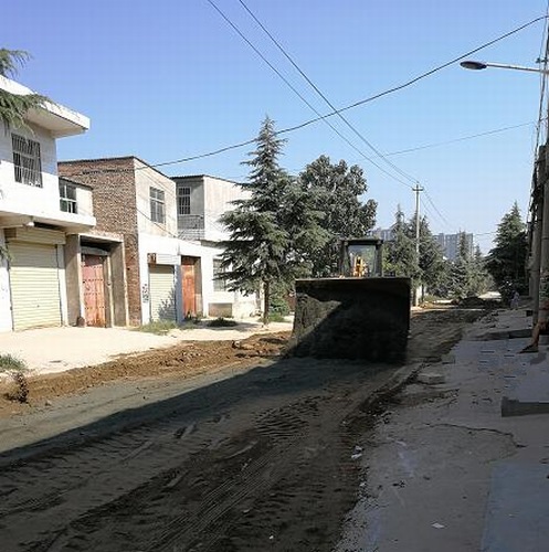 陜煤建設(shè)路橋分公司渭南豐原項(xiàng)目開(kāi)展創(chuàng)衛(wèi)活動(dòng)