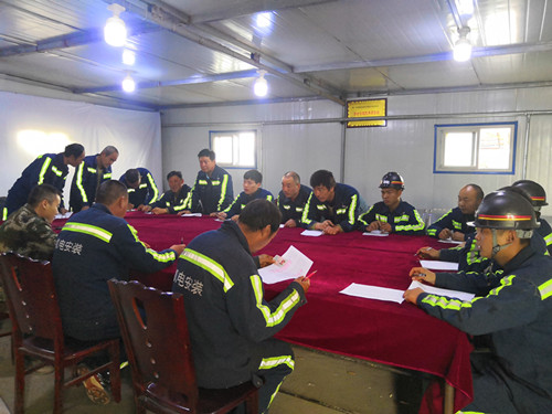 陜煤建設(shè)機(jī)電安裝公司小保當(dāng)項目部完成井下“管線質(zhì)量標(biāo)準(zhǔn)化”整改