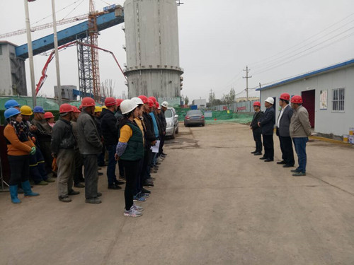 陜煤建設(shè)天工公司土建九部文家坡新增產(chǎn)品倉1#倉滑模順利啟動