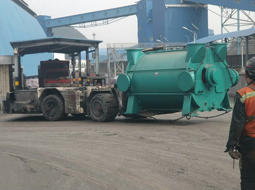 陜煤建設(shè)機電安裝公司黃陵項目部承建的黃陵二號煤礦瓦斯泵站安裝有序進行