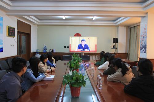 聆聽！思考！奮進(jìn)！我們都是新時(shí)代的“追夢人”