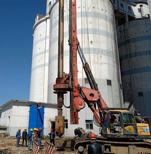 陜煤建設(shè)韓城分公司新建產(chǎn)品倉(cāng)棧橋及轉(zhuǎn)載點(diǎn)工程首樁開(kāi)鉆正式破土動(dòng)工