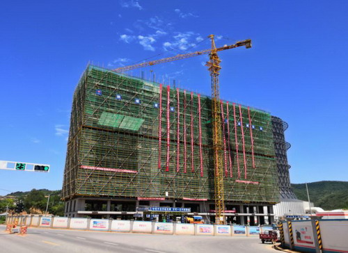 陜煤建設(shè)銅川公司麟北電廠輔助功能區(qū)宿舍樓順利封頂