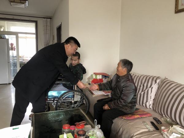 陜煤建設礦建二公司開展困難職工走訪活動