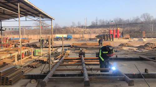 陜煤建設(shè)機電安裝公司:冬至雖冷人心暖