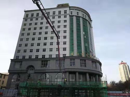 住建局南廣場地下停車場主體結(jié)構(gòu)順利封頂