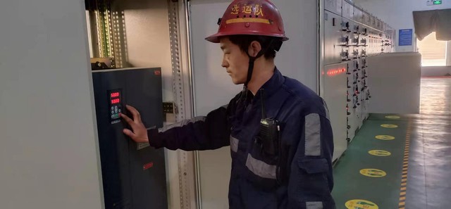 運(yùn)維戰(zhàn)線(xiàn)上的急先鋒-----記陜煤建設(shè)洗選煤運(yùn)營(yíng)公司澄合山陽(yáng)運(yùn)營(yíng)項(xiàng)目部檢修班班長(zhǎng)李鵬