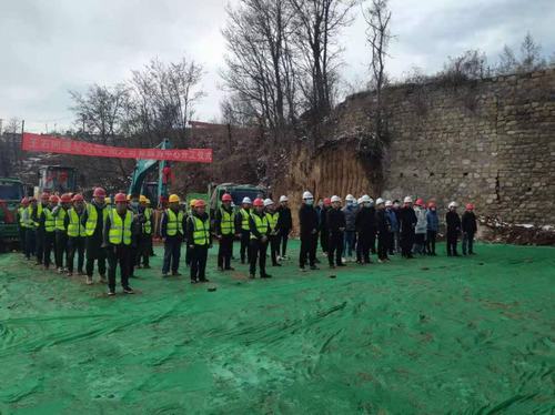 陜煤建設(shè)銅煤公司第三項(xiàng)目部承建的王石凹煤礦工業(yè)遺址項(xiàng)目4#游客服務(wù)中心項(xiàng)目順利開工