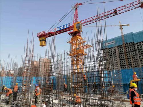 【五一項(xiàng)目建設(shè)專題八】陜煤建設(shè)銅煤公司第二項(xiàng)目部堅(jiān)守施工現(xiàn)場(chǎng)掀起施工大干熱潮