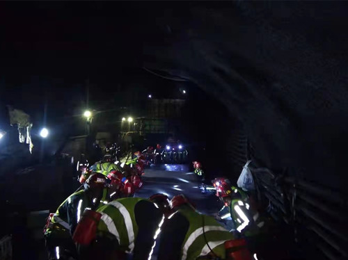 陜煤建設機電安裝公司小保當項目部搶抓工期不放松