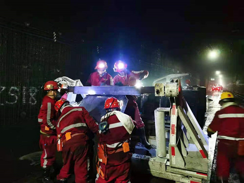 陜煤建機(jī)電安裝公司曹家灘項(xiàng)目部順利完成皮帶回撤工程