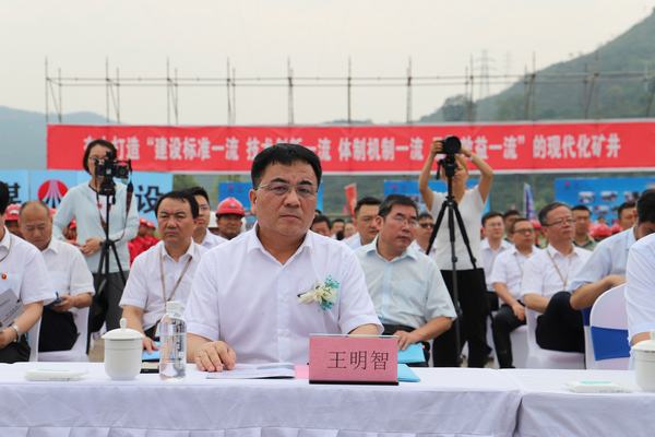 陜煤建設(shè)承建的王峰煤礦主斜井、二期工程正式復(fù)工