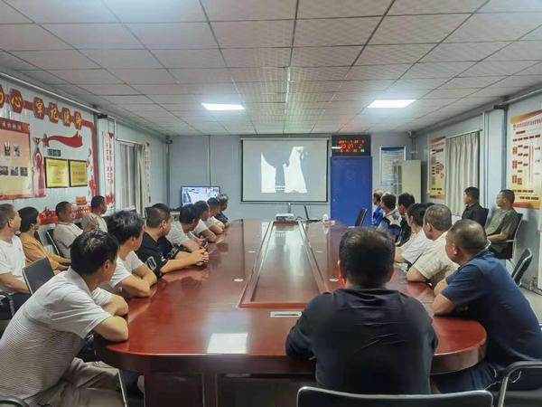 陜煤建設礦建二公司基層項目部職工小劇場開演了