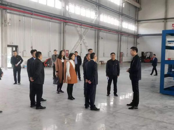 渭南市目標責任考核辦副主任吳磊一行深入陜煤建設(shè)天工公司施工的3萬噸/年礦用高分子材料工業(yè)化示范項目檢查指導(dǎo)工作