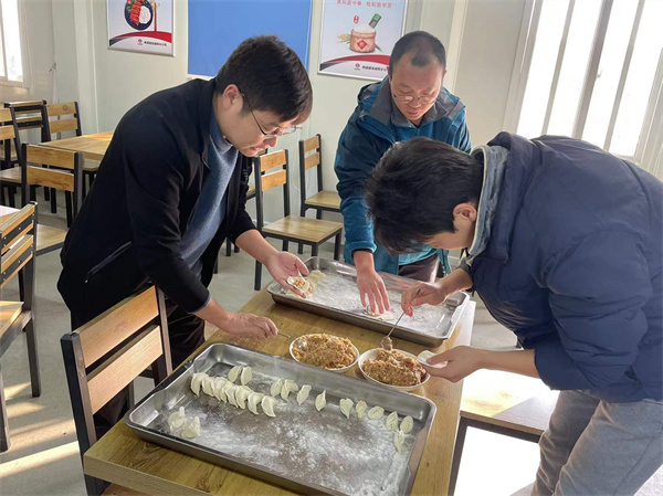 堅守項目現(xiàn)場，別樣溫暖瞬間