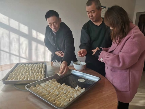 陜煤建設(shè)路橋分公司渭南項(xiàng)目部眾志成城共抗疫，細(xì)微之處暖人心