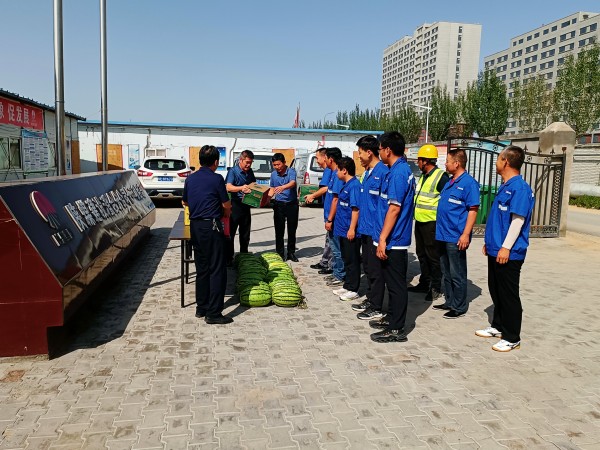 陜煤建設澄合分公司夏季送清涼進陜北片區(qū)施工現場