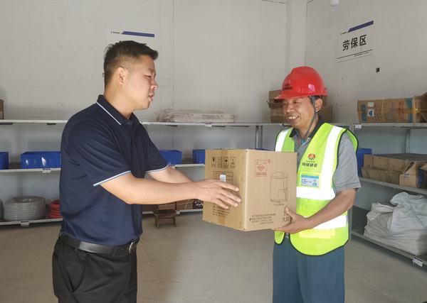 陜煤建設(shè)銅煤公司“八一”慰問(wèn)復(fù)轉(zhuǎn)軍人 關(guān)懷暖人心