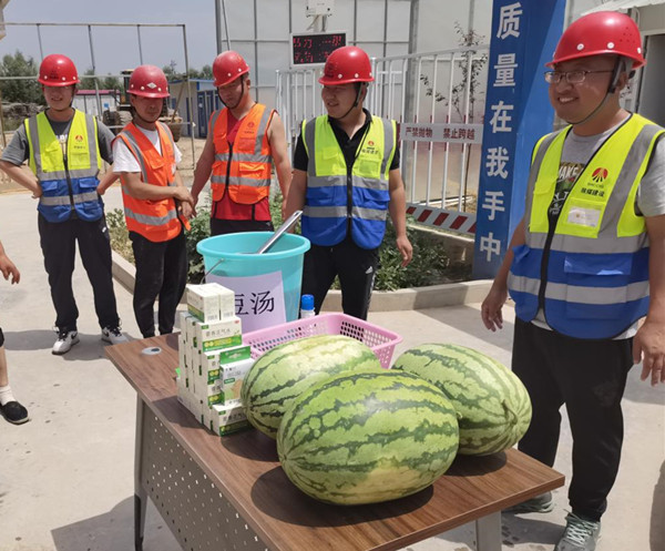 陜煤建設(shè)咸陽(yáng)分公司第九項(xiàng)目部:不服“暑”，戰(zhàn)高溫