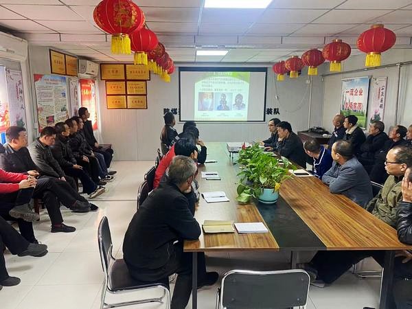 陜煤建設渭南分公司第二安裝項目部線上+線下扎實開展《職業(yè)病防治法》宣傳活動