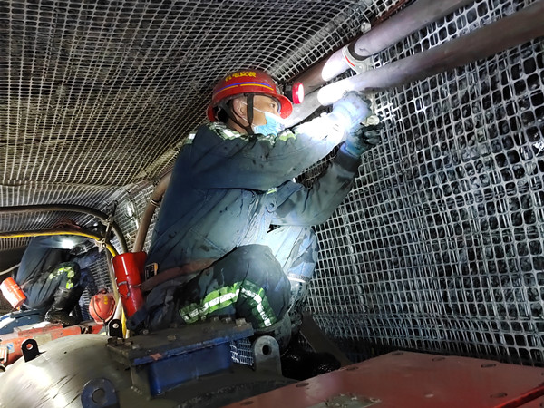 為堅(jiān)守崗位的機(jī)電安裝人點(diǎn)贊！