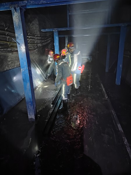 陜煤建設(shè)機(jī)電安裝公司涌鑫項目部順利完成安山煤礦皮帶安裝工程并正常運(yùn)轉(zhuǎn)