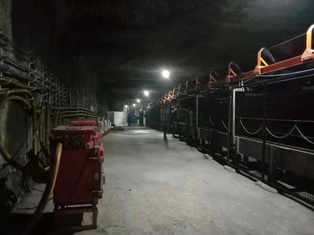 陜煤建設(shè)韓城分公司張家峁項目部圓滿完成2204膠運(yùn)順槽帶式輸送機(jī)安裝工程