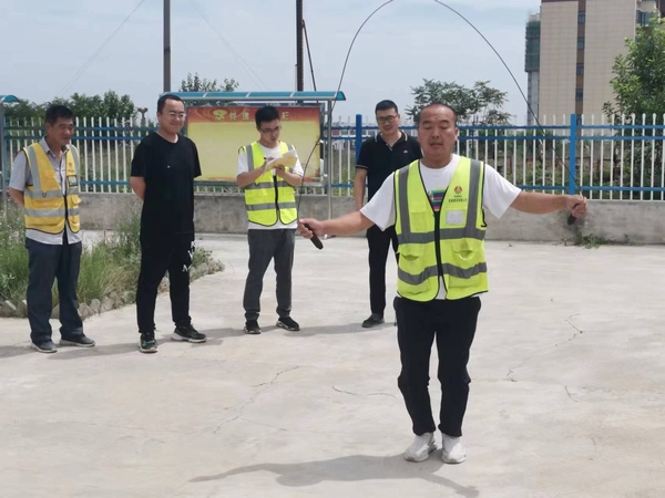 陜煤建設(shè)銅煤公司為基層項(xiàng)目部發(fā)放文體用品 豐富職工生活