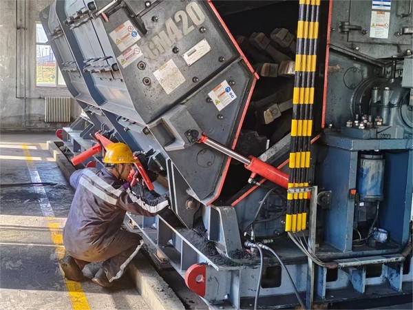 陜煤建設(shè)洗選煤運(yùn)營公司神渭首端運(yùn)營項(xiàng)目部： 雙份的奮斗 雙倍的堅守