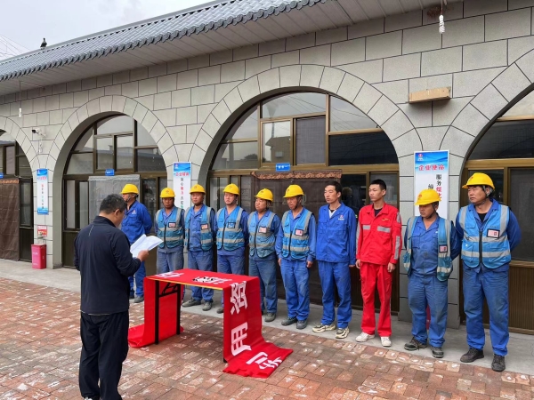 陜煤建設(shè)機電安裝公司涼水井項目部環(huán)?；顒釉谛袆?></div>
                                <div   id=