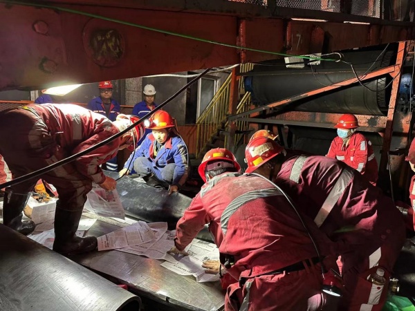 陜煤建設(shè)機電安裝公司15小時完成緊急換帶搶修任務(wù)