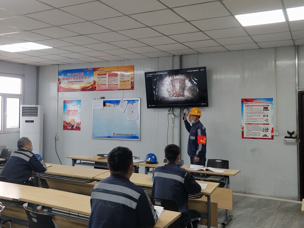 陜煤建設洗選煤運營公司紅柳林洗煤廠項目部：點燃三盞明燈，全力照亮機械設備“安全航程”