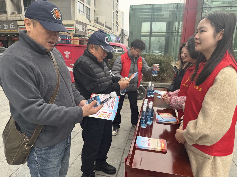 陜煤建設(shè)綠宇公司：弘揚(yáng)雷鋒精神 彰顯國企擔(dān)當(dāng)