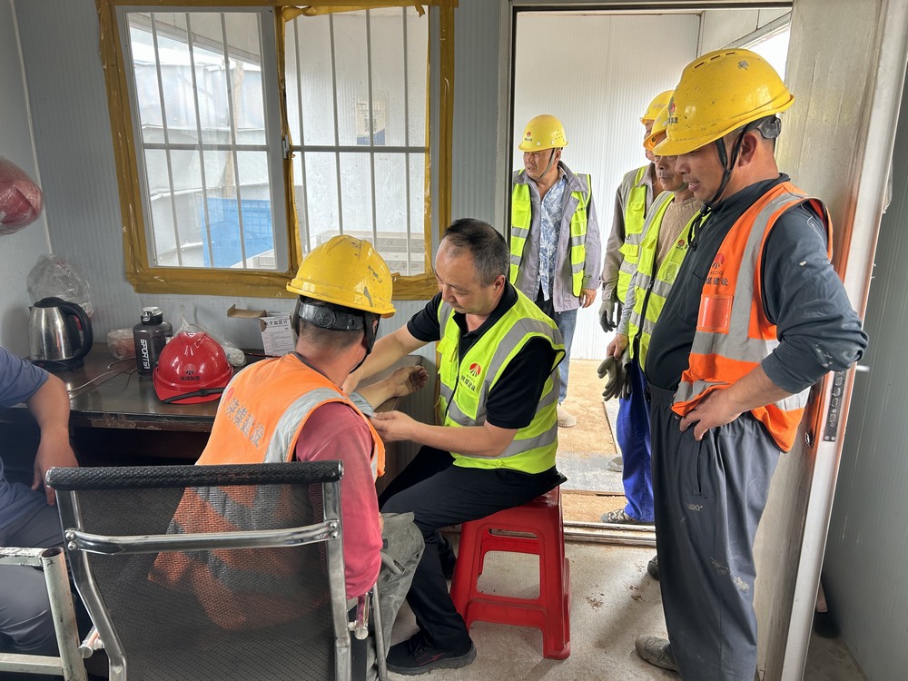 陜煤建設銅煤公司：高溫“烤”驗下的暖心守護