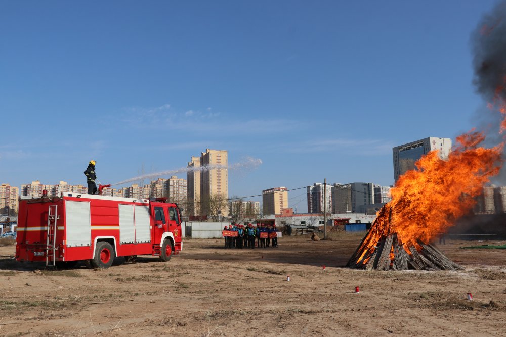 陜煤建設(shè)渭南分公司：紅藍(lán)相映筑防線 消防實(shí)戰(zhàn)保平安